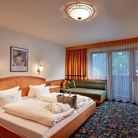 ホテル Huber's Boutiquehotel 4*