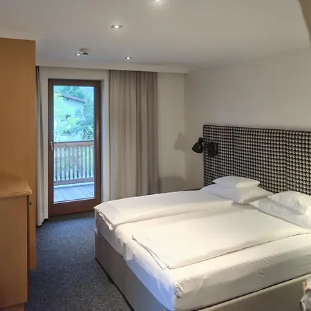 フーバーズ ブティック 4*